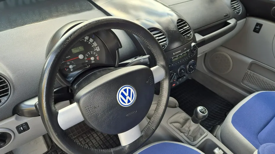 VOLKSWAGEN New Beetle -