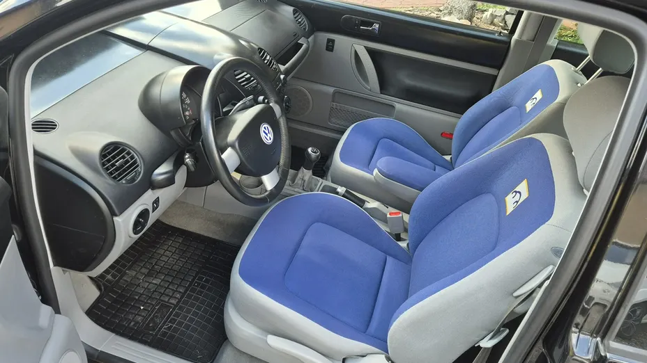 VOLKSWAGEN New Beetle -