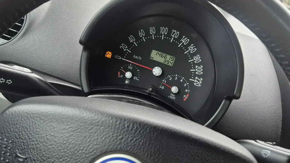 VOLKSWAGEN New Beetle -
