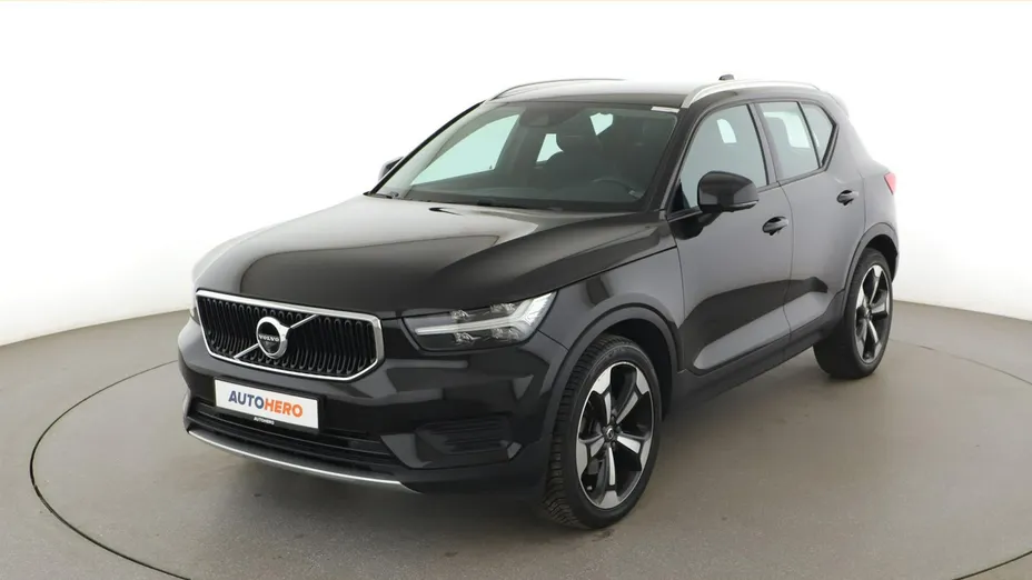 VOLVO XC40 -