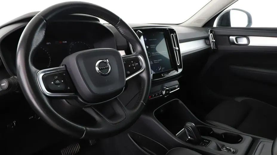 VOLVO XC40 -