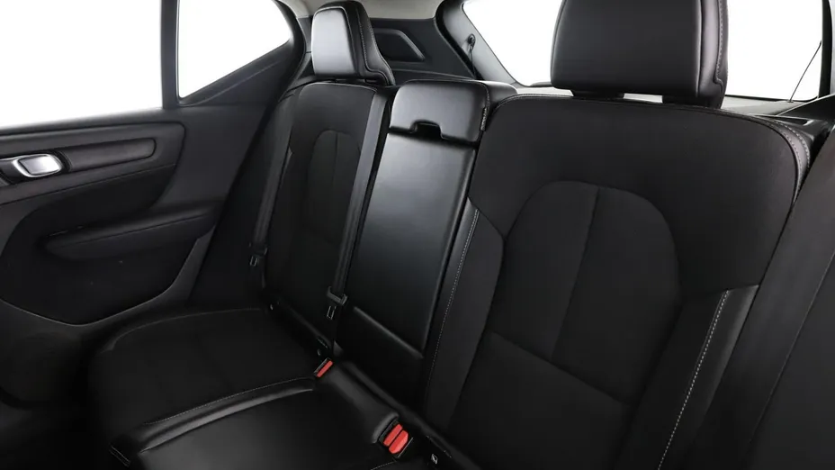 VOLVO XC40 -