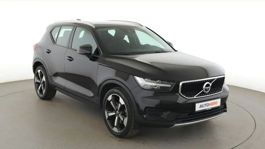 VOLVO XC40 -