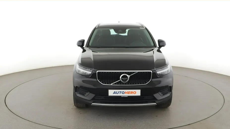 VOLVO XC40 -