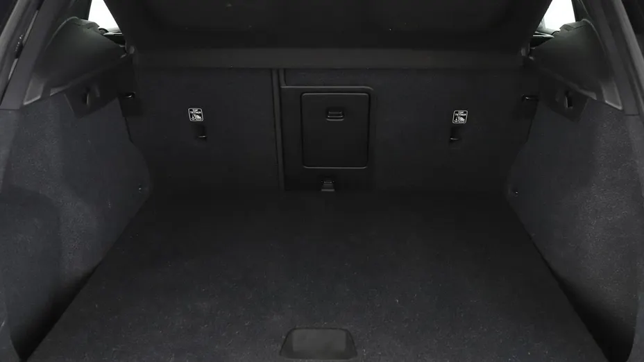 VOLVO XC40 -