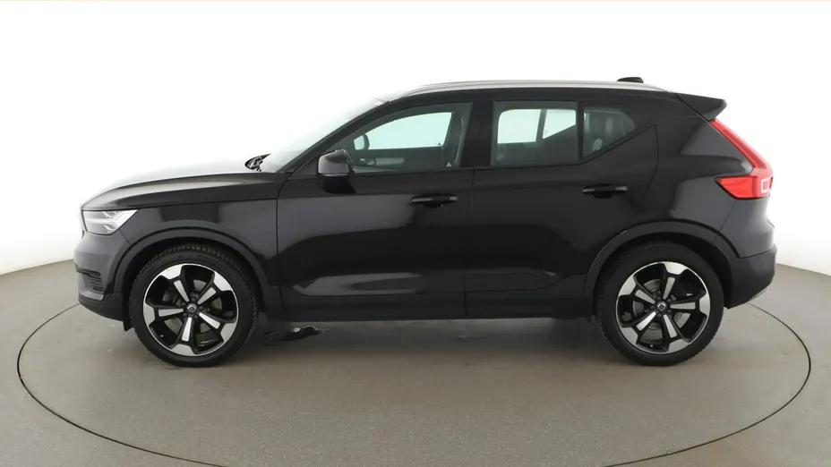 VOLVO XC40 -