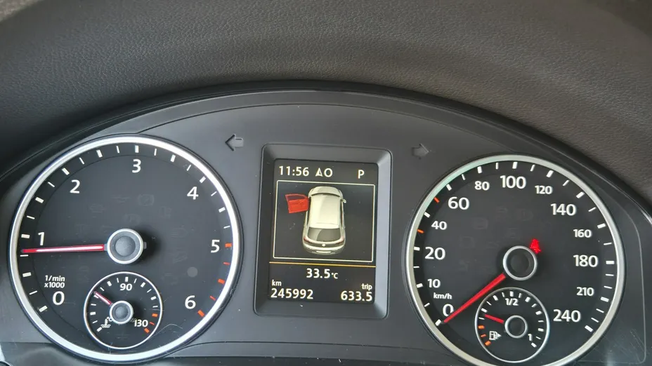 VOLKSWAGEN Tiguan -