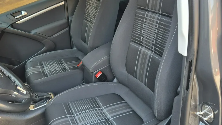 VOLKSWAGEN Tiguan -