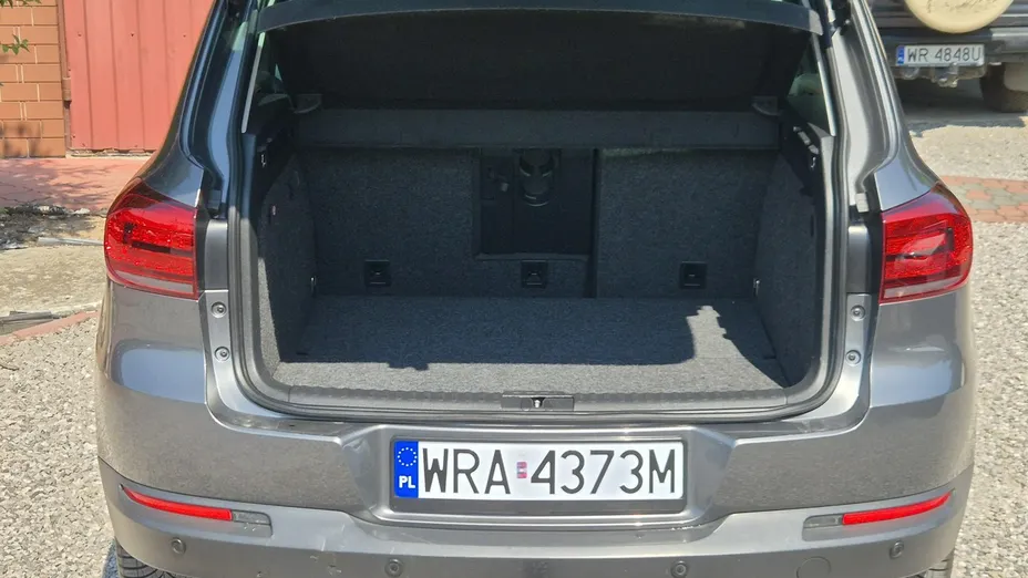 VOLKSWAGEN Tiguan -