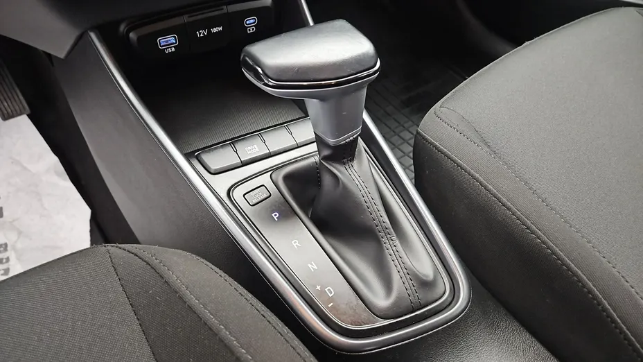 HYUNDAI i20 -