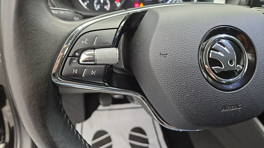 SKODA Octavia -