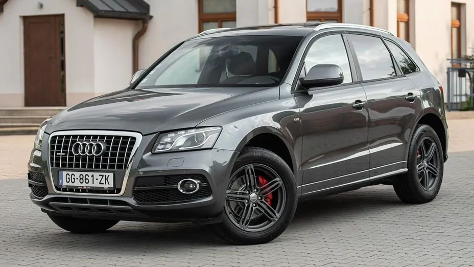 AUDI Q5 -