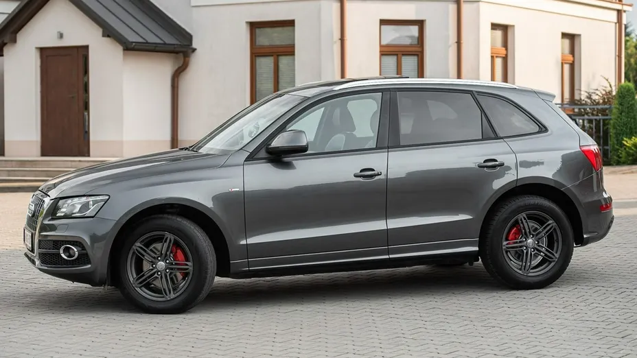 AUDI Q5 -