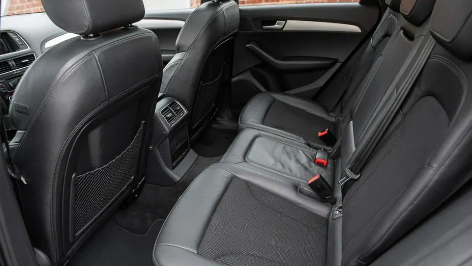 AUDI Q5 -