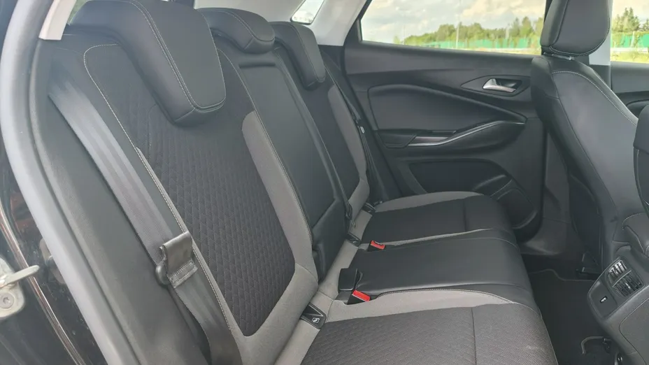 OPEL Grandland X -