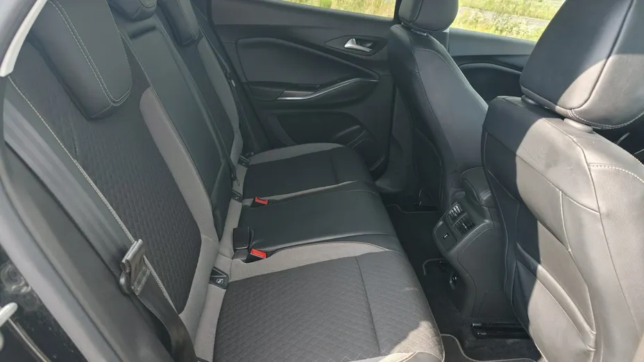 OPEL Grandland X -