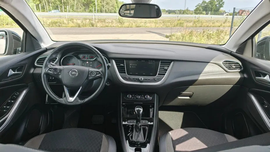 OPEL Grandland X -