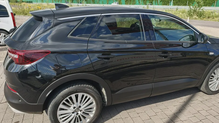 OPEL Grandland X -