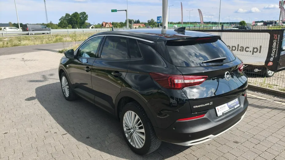 OPEL Grandland X -