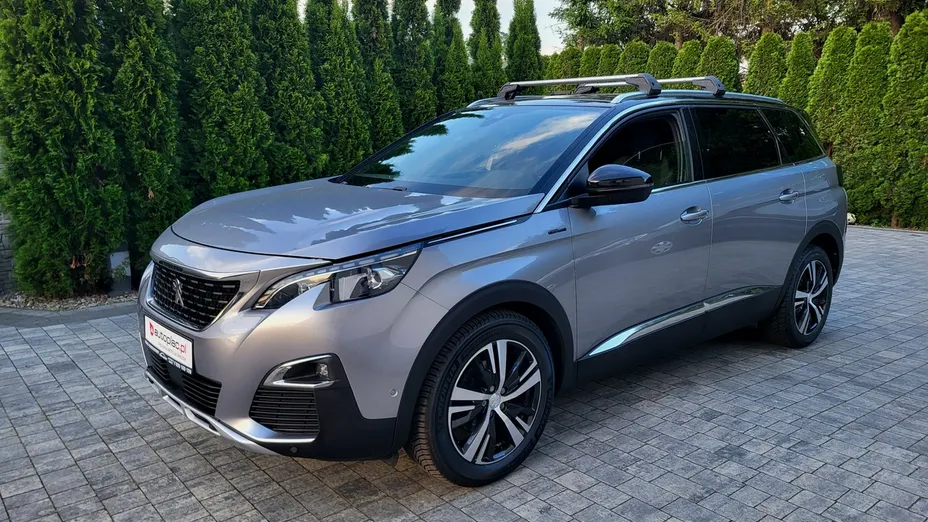 PEUGEOT 5008 -