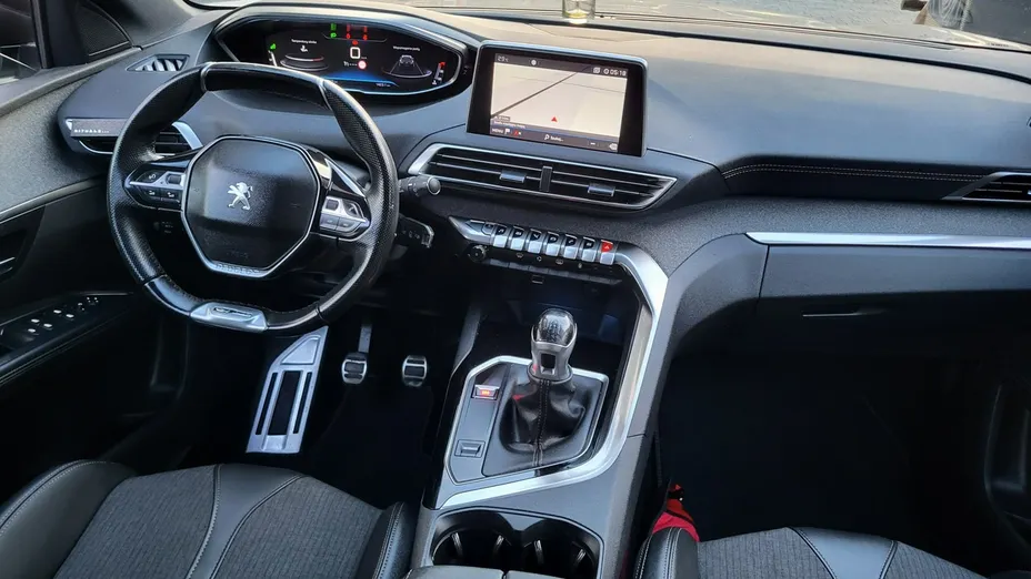 PEUGEOT 5008 -