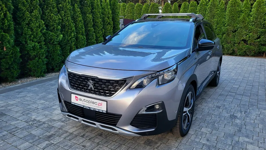 PEUGEOT 5008 -