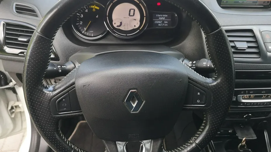 RENAULT Megane -