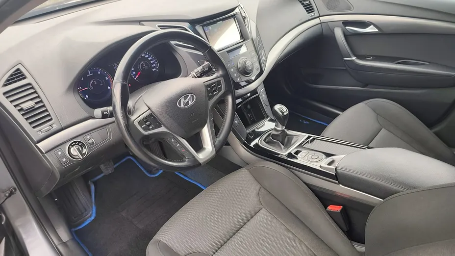 HYUNDAI i40 -