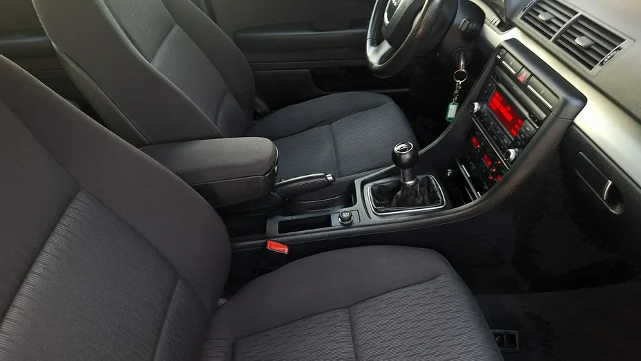 AUDI A4 -