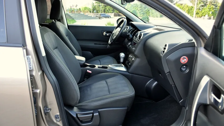NISSAN Qashqai -