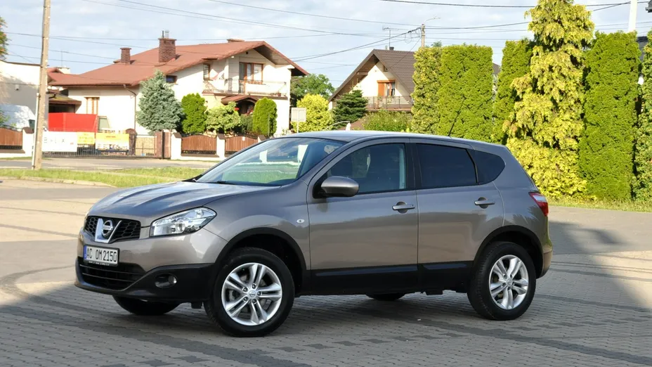 NISSAN Qashqai -