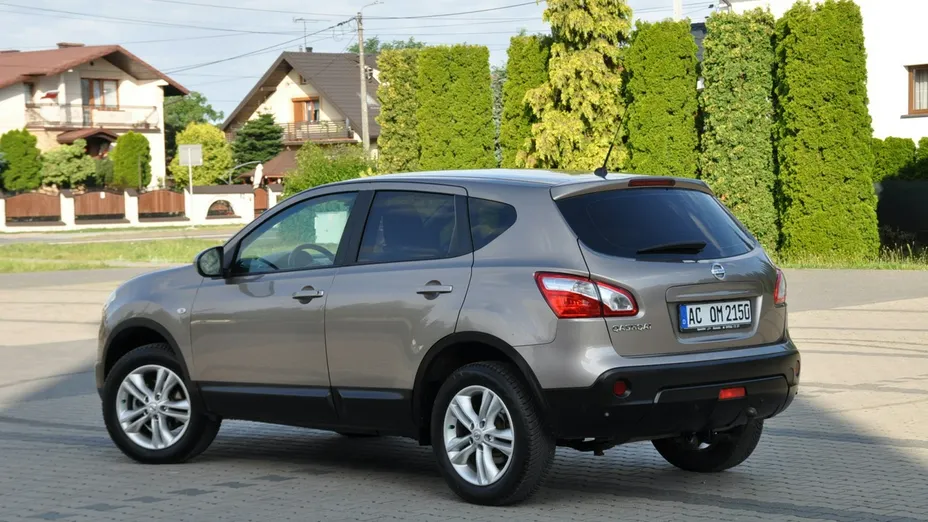 NISSAN Qashqai -