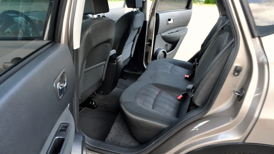 NISSAN Qashqai -
