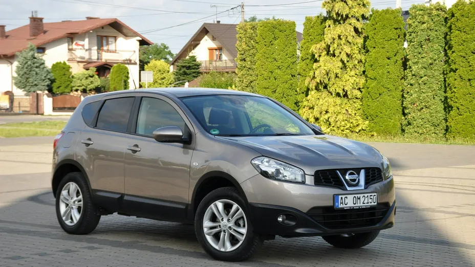 NISSAN Qashqai -