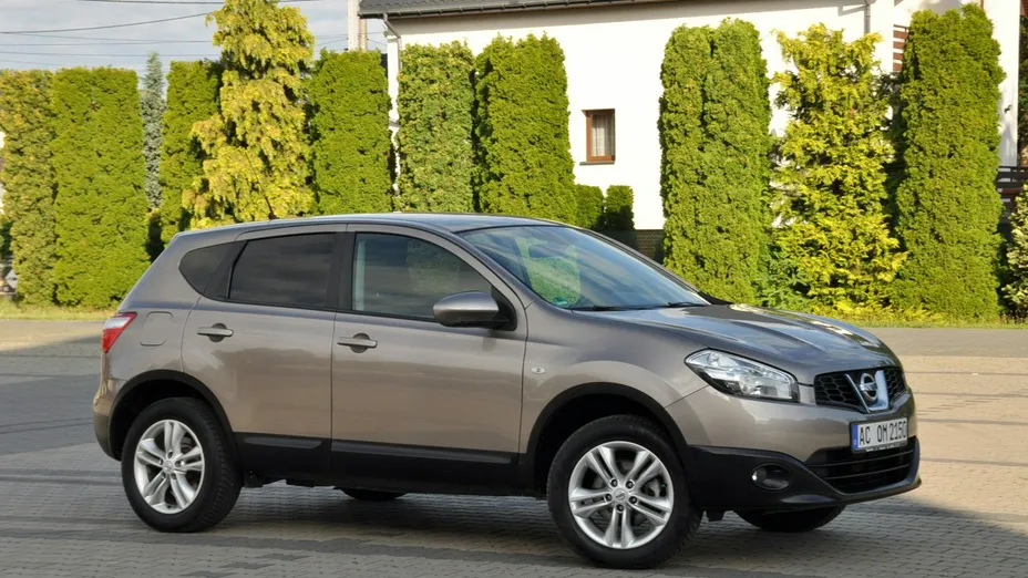 NISSAN Qashqai -
