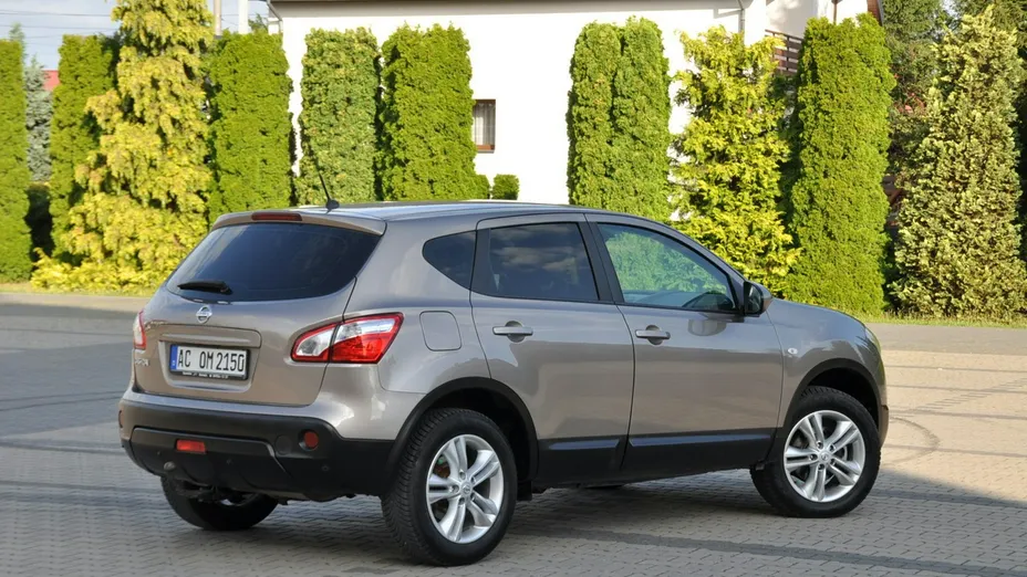NISSAN Qashqai -