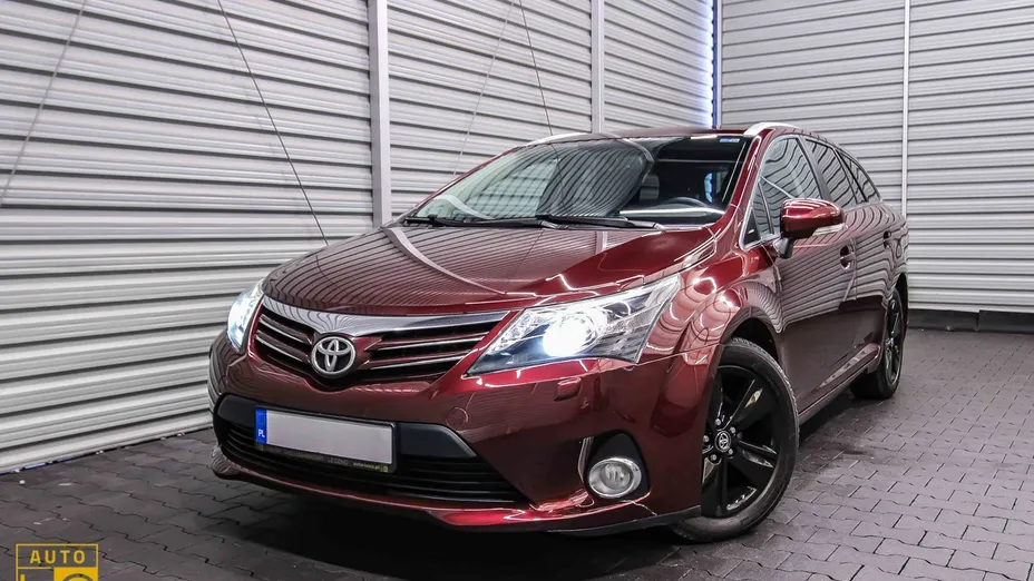 TOYOTA Avensis -
