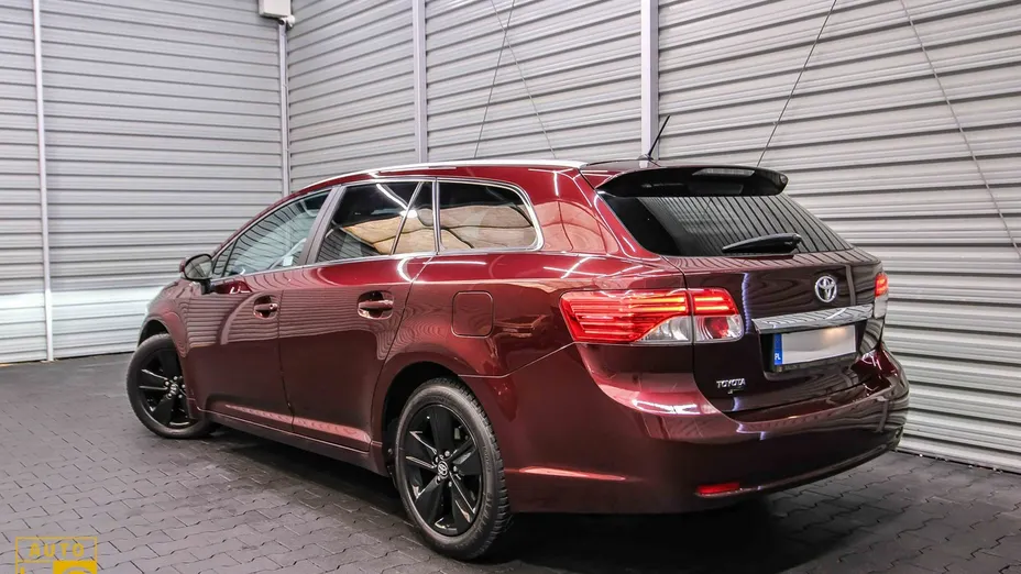 TOYOTA Avensis -
