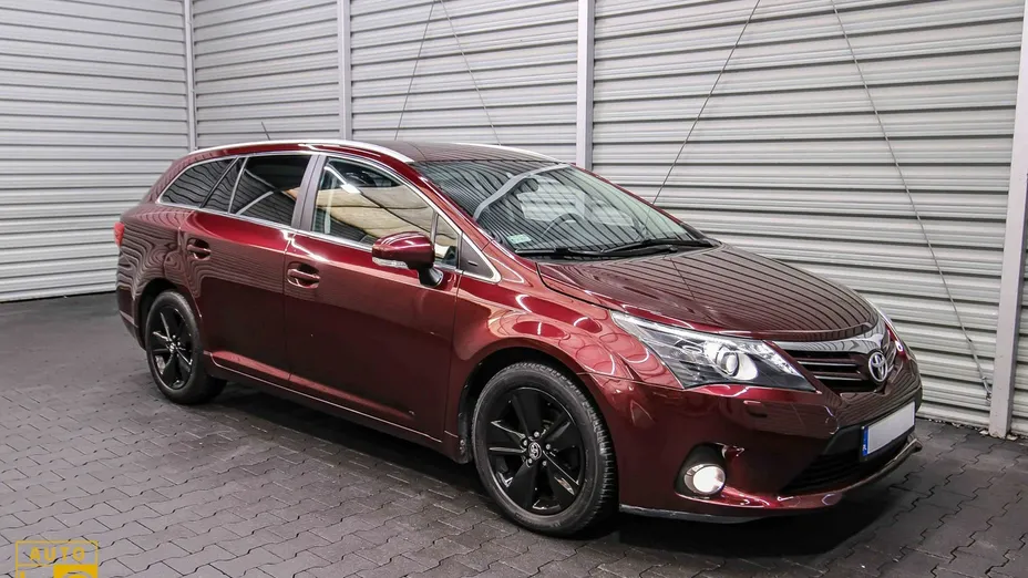 TOYOTA Avensis -