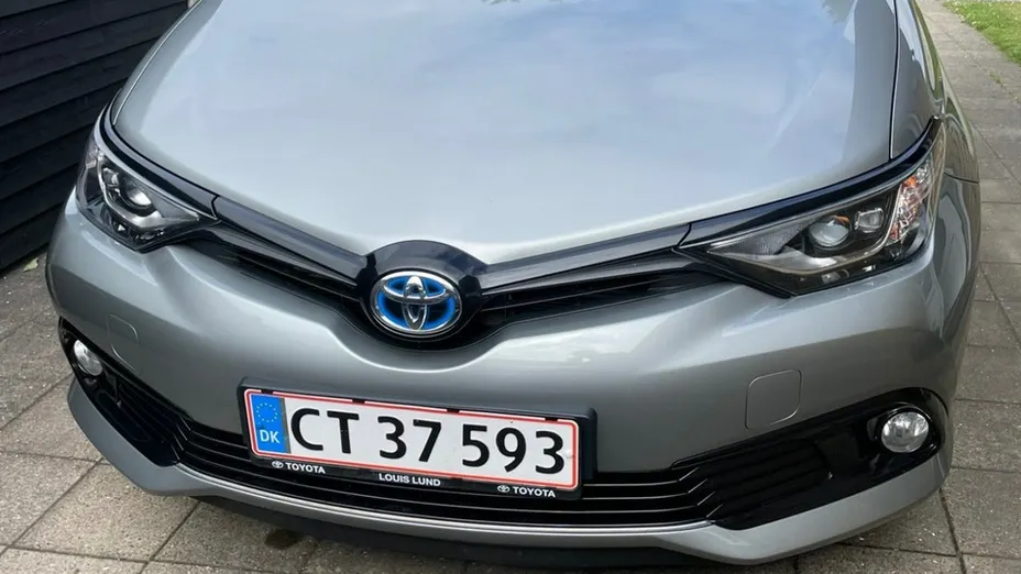 TOYOTA Auris -