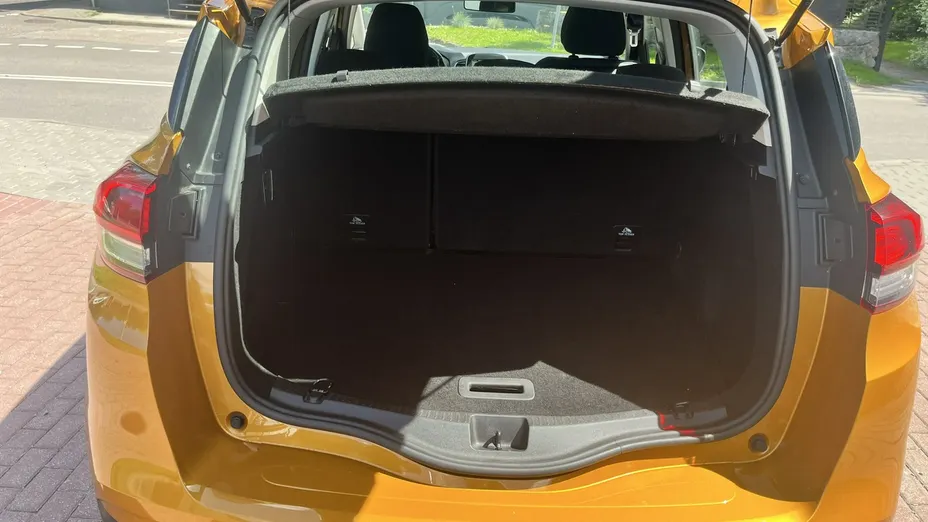 RENAULT Scenic -