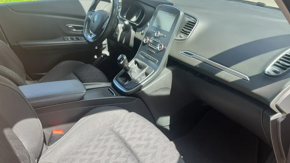 RENAULT Scenic -
