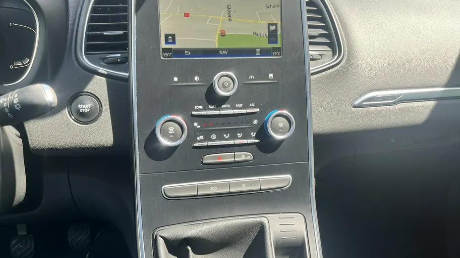 RENAULT Scenic -
