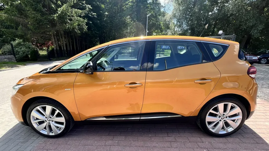 RENAULT Scenic -