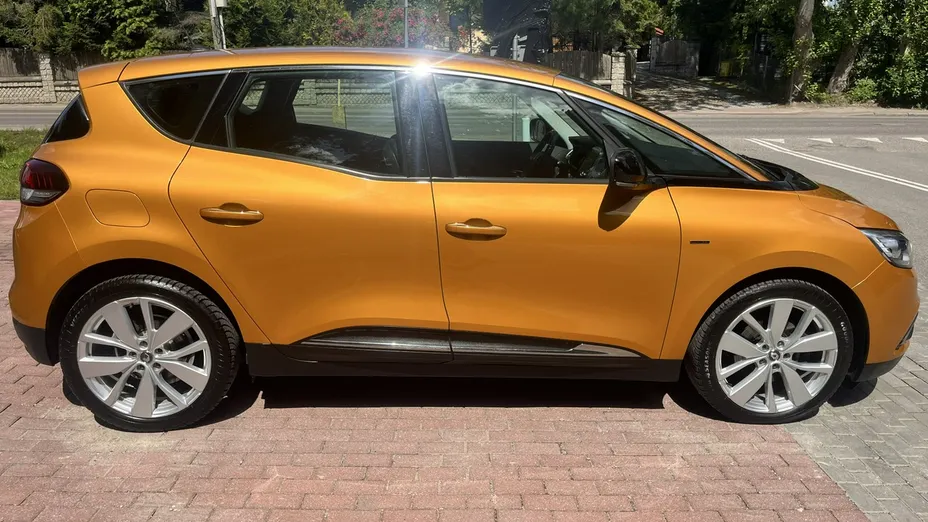 RENAULT Scenic -
