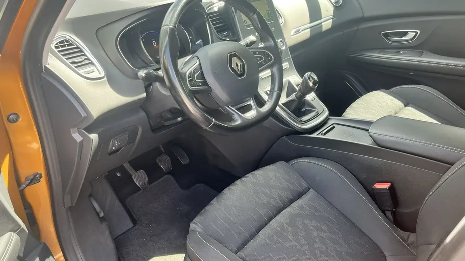 RENAULT Scenic -