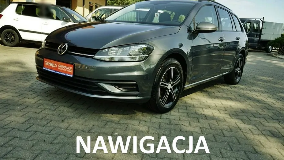 VOLKSWAGEN Golf -