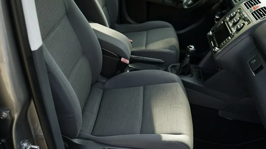 VOLKSWAGEN Touran -