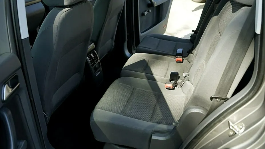 VOLKSWAGEN Touran -