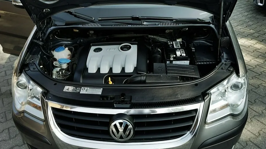 VOLKSWAGEN Touran -